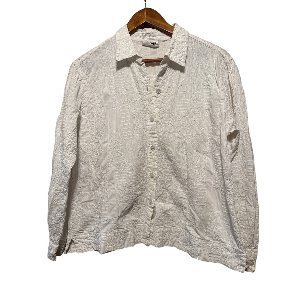 Chicos Design, Size 1, White Crinkle Light Jacket / Shirt